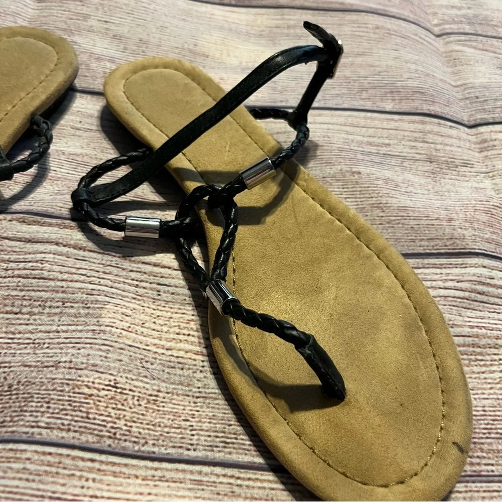 Lauren Ralph Lauren Black T Strap Flip Flop with Silver Details, Size 5B - Picture 3 of 5